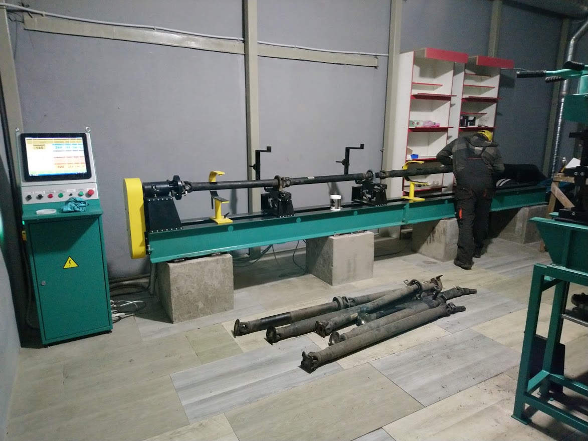 Балансувальний стенд карданних валів